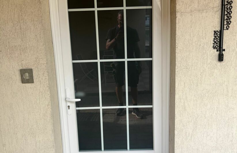 Porte d'entrée cintrée