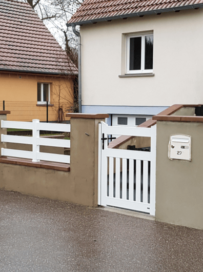 Portail coulissant PVC